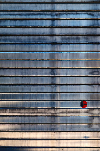 cửa cuốn bị giật